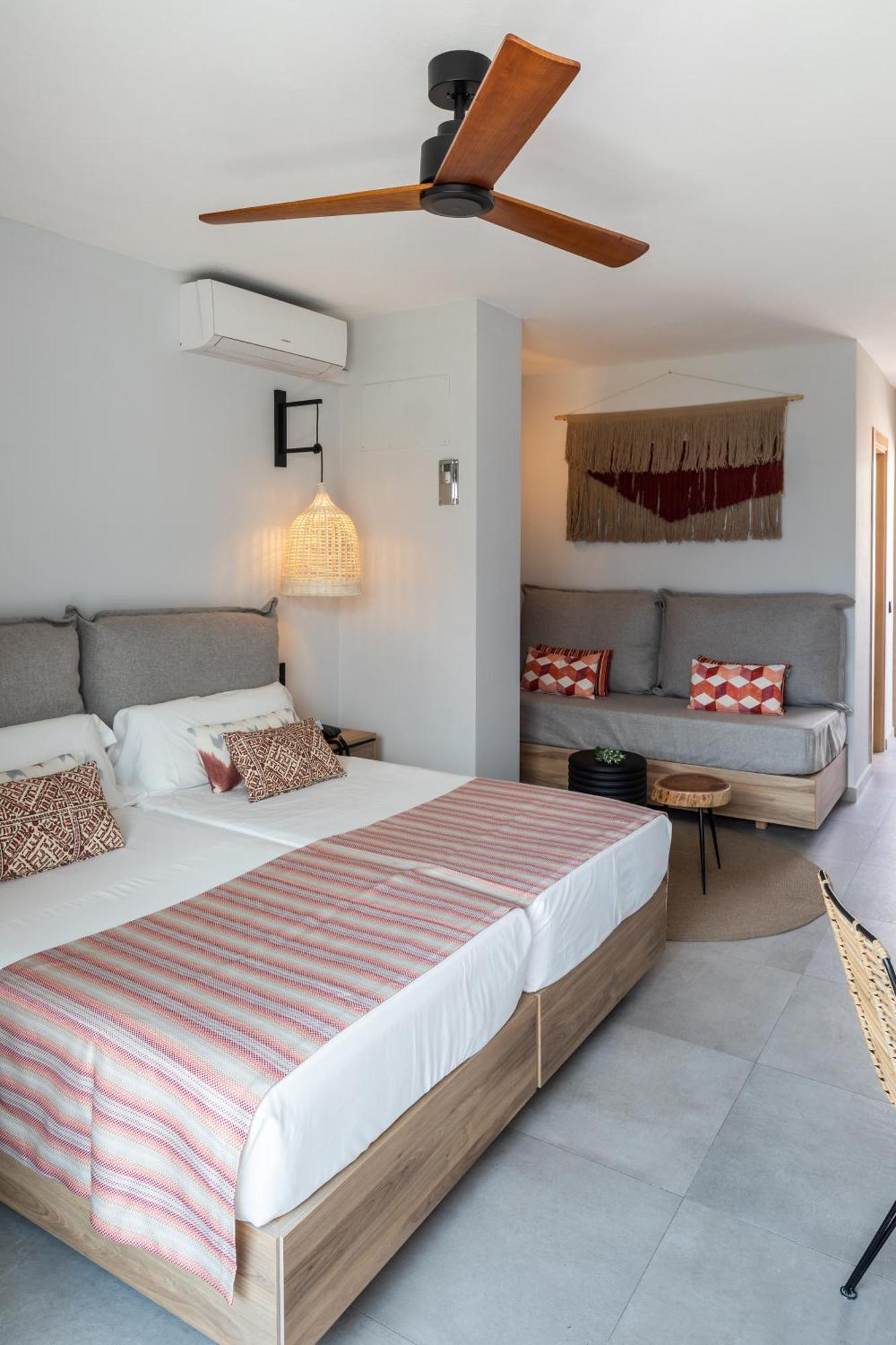 Aparthotel Casita Blanca - Adults Only サンアントニオアバド エクステリア 写真