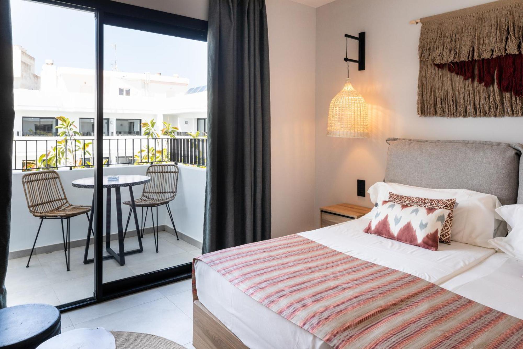Aparthotel Casita Blanca - Adults Only サンアントニオアバド エクステリア 写真